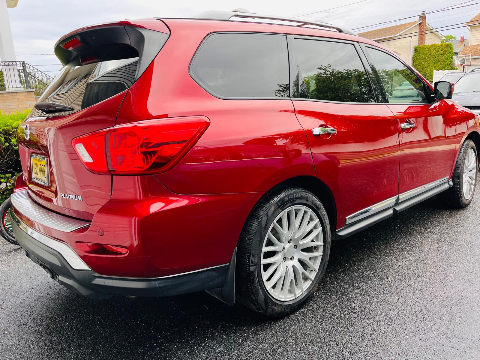 2019 Nissan Pathfinder Platinum - Image 2
