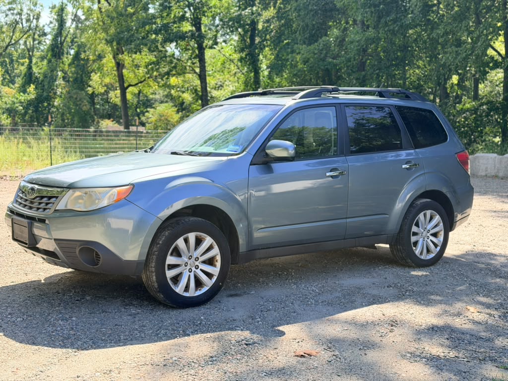 2012 Subaru FORESTER 2.5X PREMIUM - Image 2