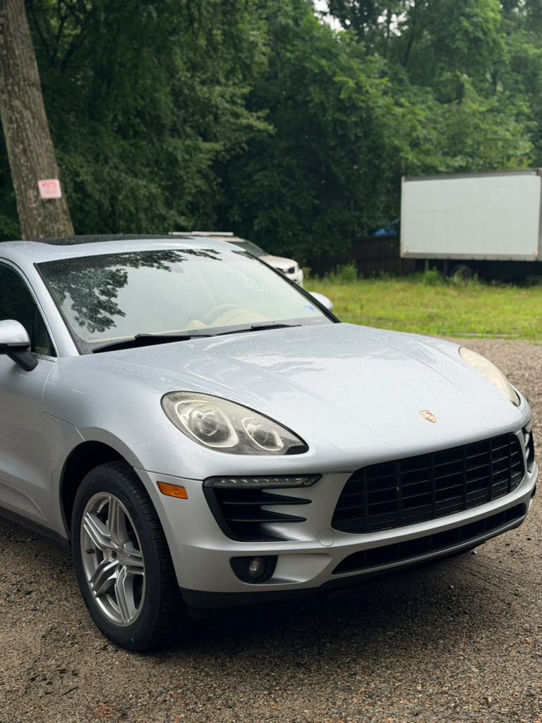 2015 Porsche Macan S - Image 2